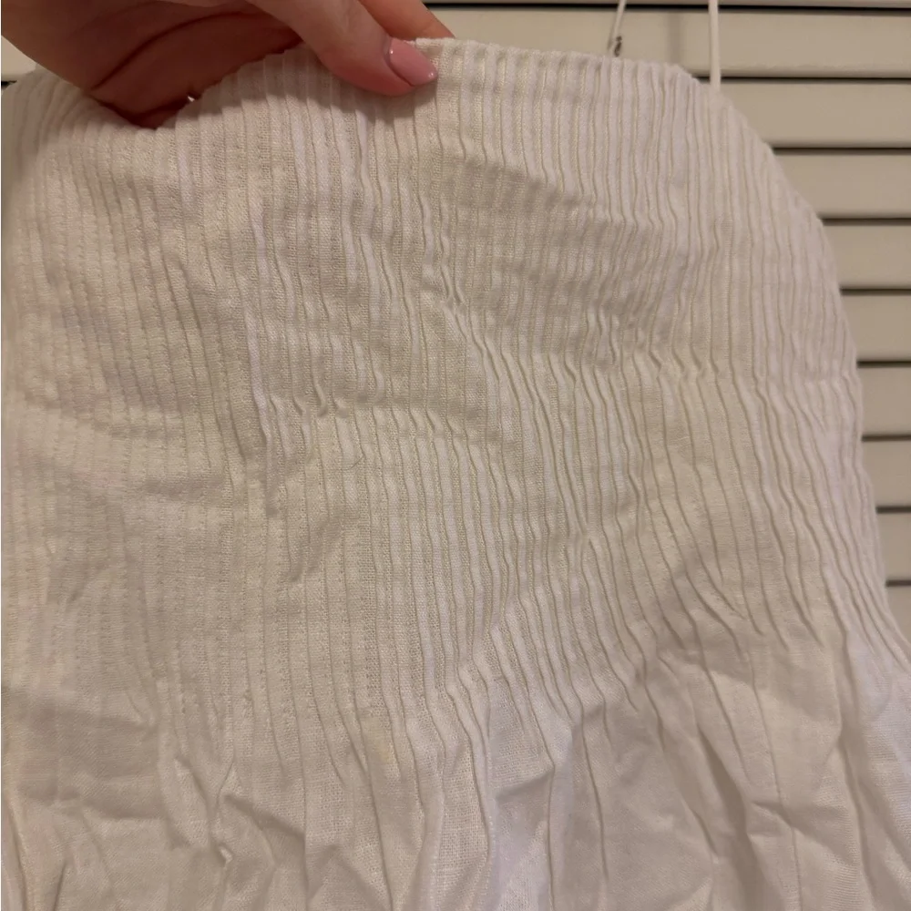 Abercrombie & Fitch White Smocked Spaghetti Strap Tank - Picture 2 of 4